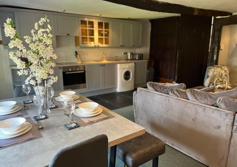 The Old Post Office, Cosy Grade II Listed 2 Bed Apartment Windermere Kültér fotó